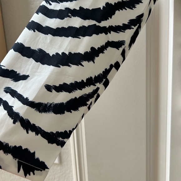 NWT Wrap Up by VP Poly Silk zebra button down oversized sleep shirt/dress. S - Picture 4 of 12